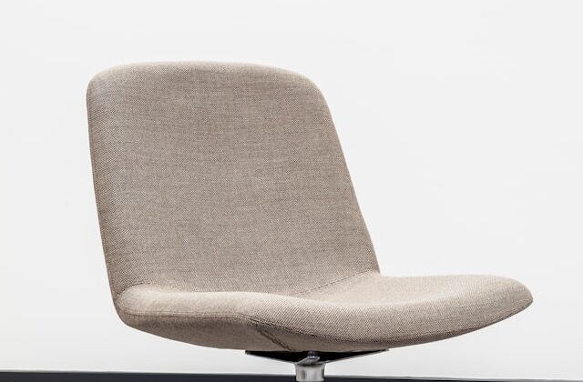 Herman Miller Aeron Chairs — Size B (Qty: 50)