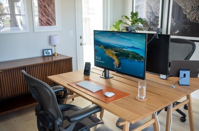 HON Executive Desks (Qty: 8)