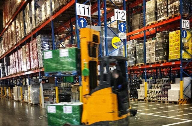 2017 Isuzu NPR Box Truck 16ft