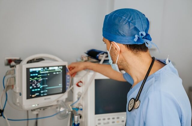 Midmark Exam Tables (Qty: 6)